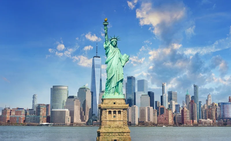 Statue of Liberty and Ellis Island Guided Tour in New York