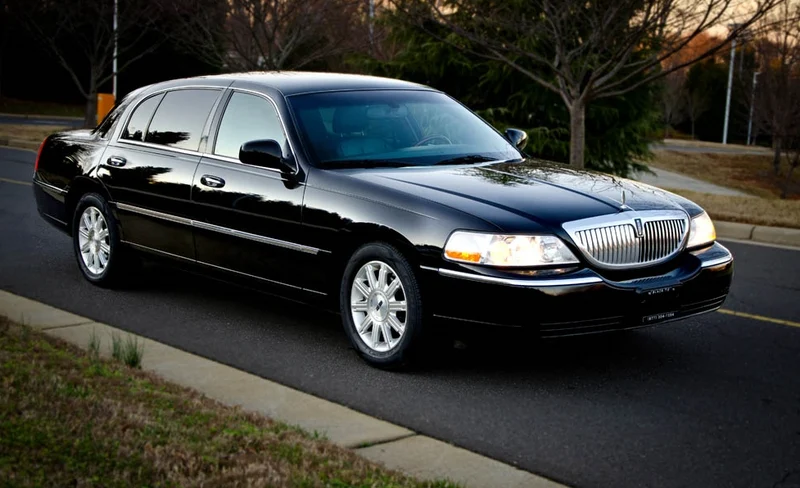 Miami International Airport Private Transfer to Downtown Miami or Miami Beach