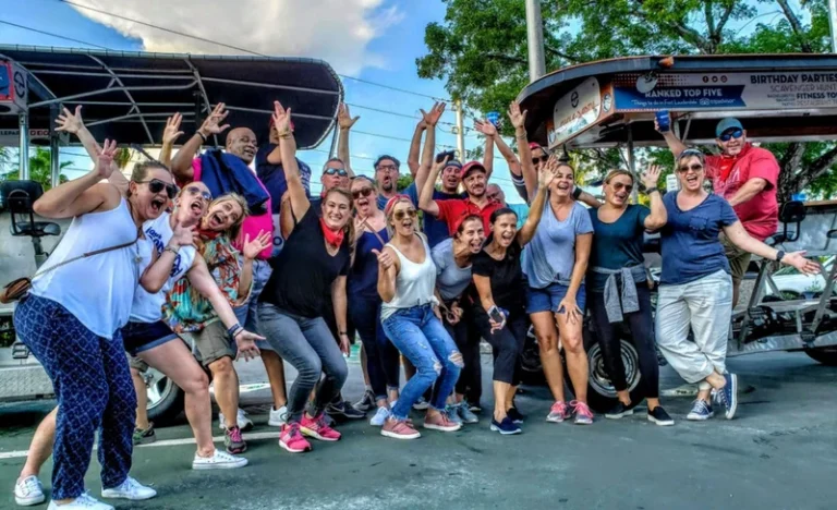 Double Bike Bar Crawl Experience in Wynwood