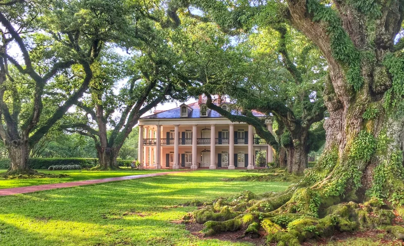 Oak Alley Plantation Tour with Transportation from New Orleans