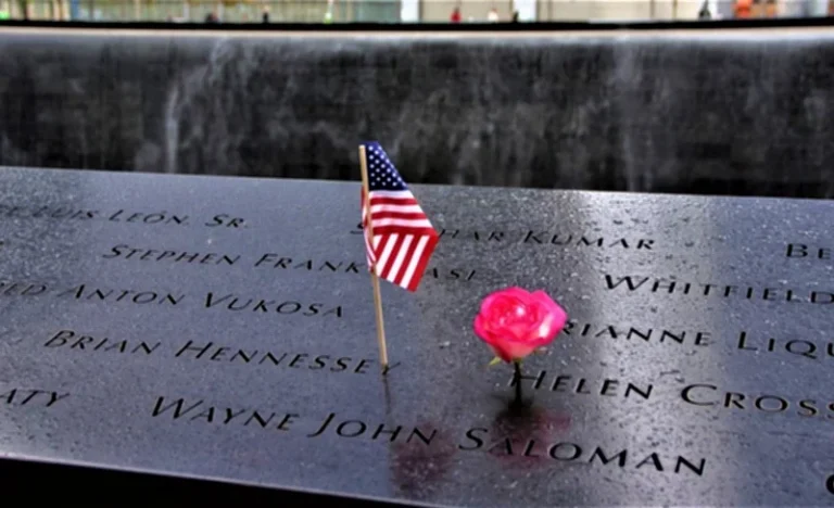 New York Statue of Liberty and 9/11 Memorial Tour with Museum Access (Attractions4us)