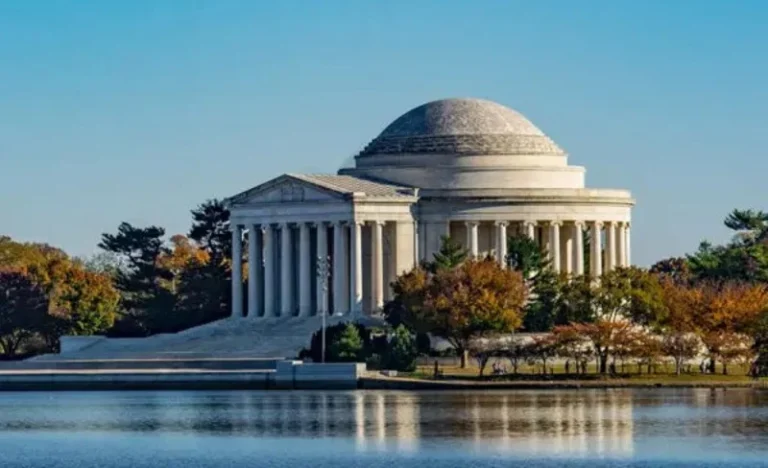 Washington, DC Multilingual Private SUV or Van Tour