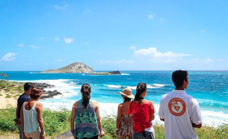 Oahu Circle Island Tour with Malasadas and Garlic Shrimp