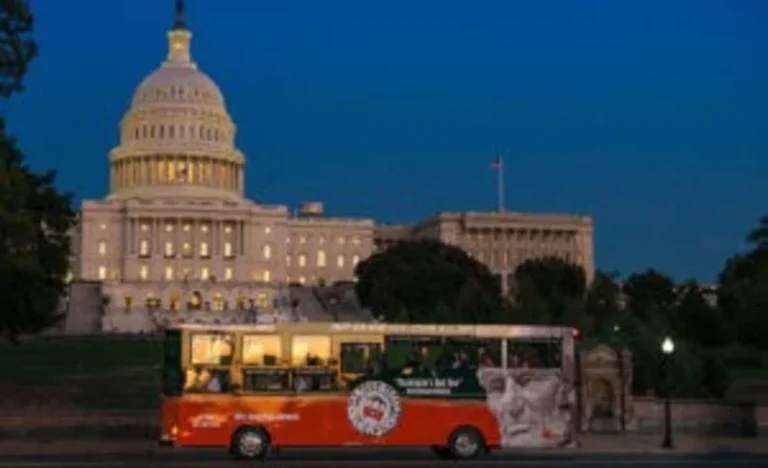 Washington DC Monuments Night Tour by Trolley