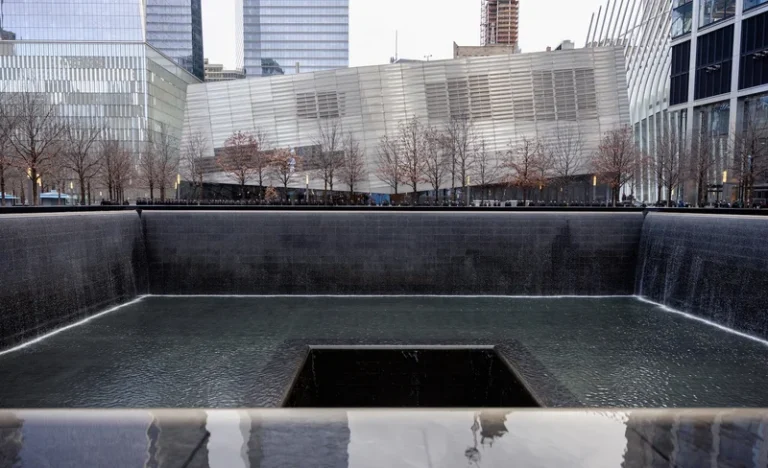 9/11 Memorial Museum and Statue of Liberty Cruise Tour in NYC