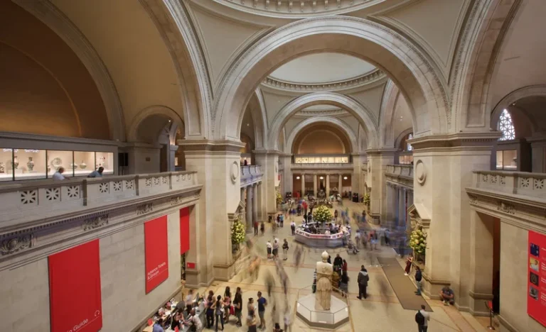 Visit Met Museum of Art & 3h Manhattan Walking Tour